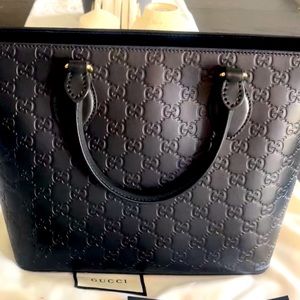 Authentic (Like New)Gucci Black Guccissima GG Leather Tote Bag